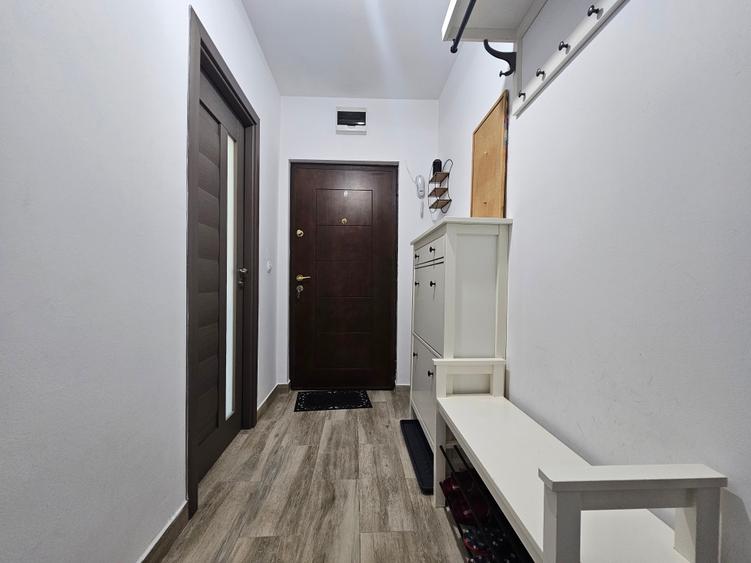 Apartament cu 3 camere semidecomandat, mobilat în Gara de Nord