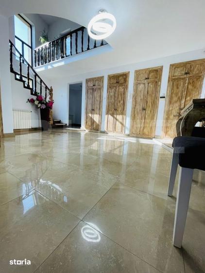 Casă cu 5 camere cu Canalizare în Central