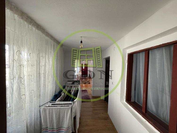 Casă individuală cu 5 camere cu Canalizare în 1 Mai