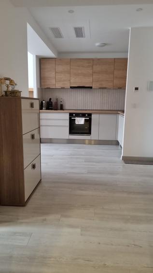 Apartament cu 2 camere semidecomandat, mobilat în Dristor