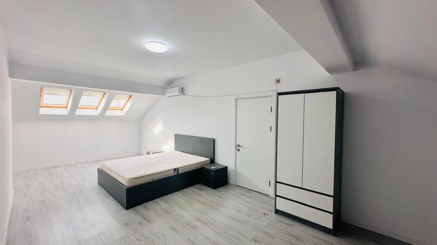 Duplex cu 5 camere cu Canalizare în Otopeni