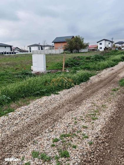 Teren de 469 mp, în Vidra