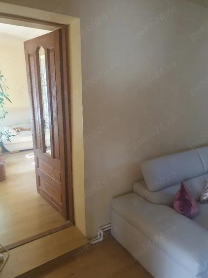 Casă cu 5 camere în Cogealac