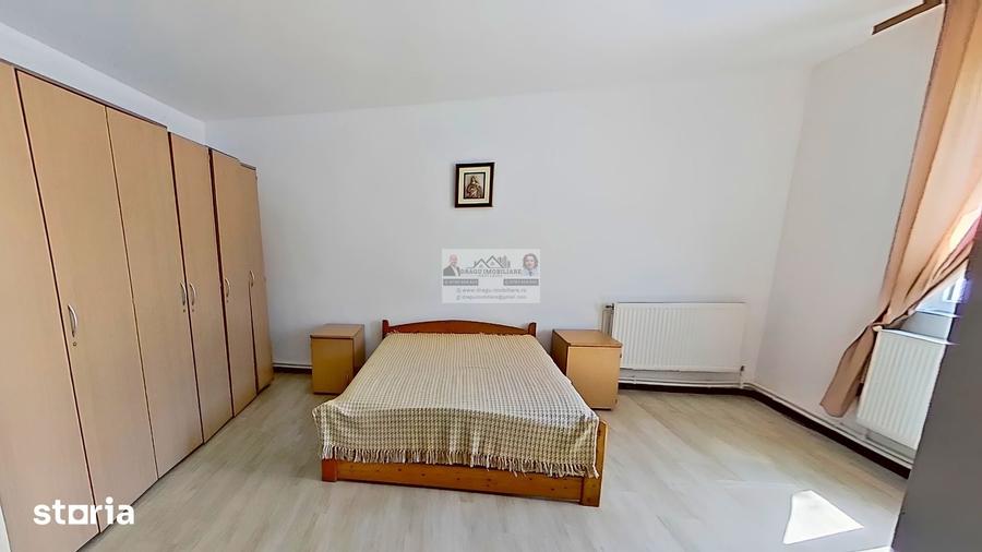 Casă cu 3 camere cu Teren 200 Mp în Central
