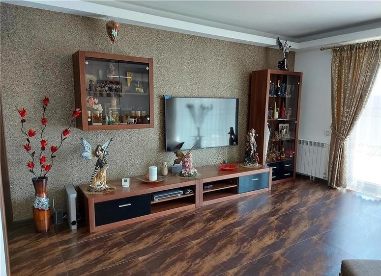 Casă individuală cu 5 camere cu Canalizare în Cumpăna