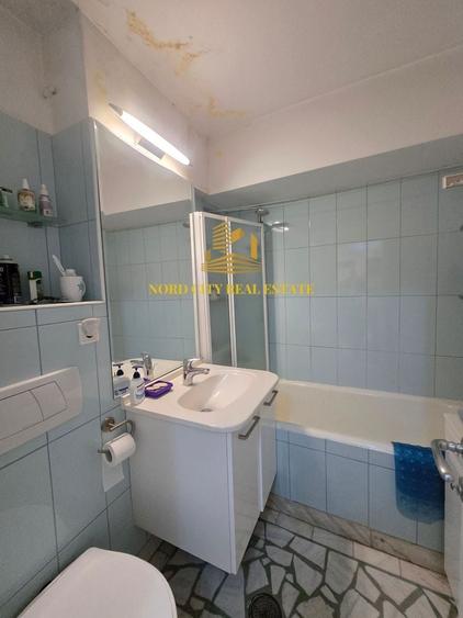 Apartament cu 3 camere semidecomandat în Titulescu