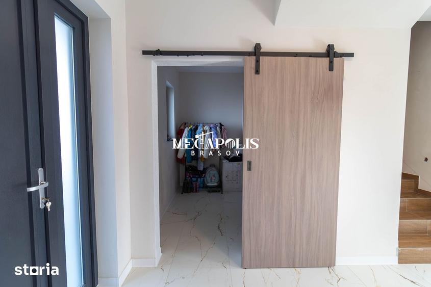 Casă cu 5 camere cu Teren 430 Mp în Central