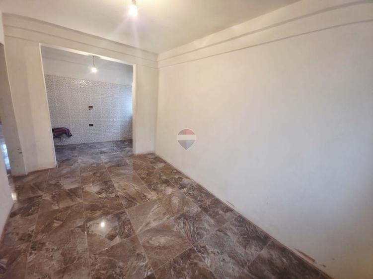 Apartament cu 3 camere decomandat în Săvinești