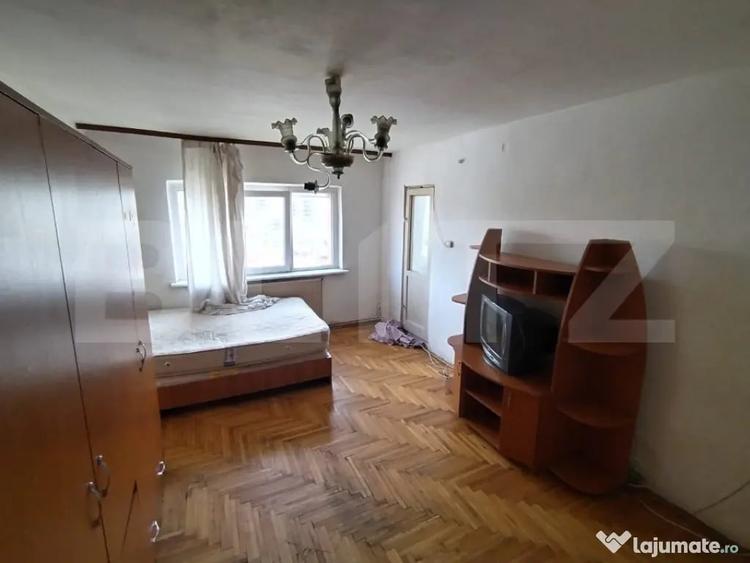Garsonieră decomandată în Central