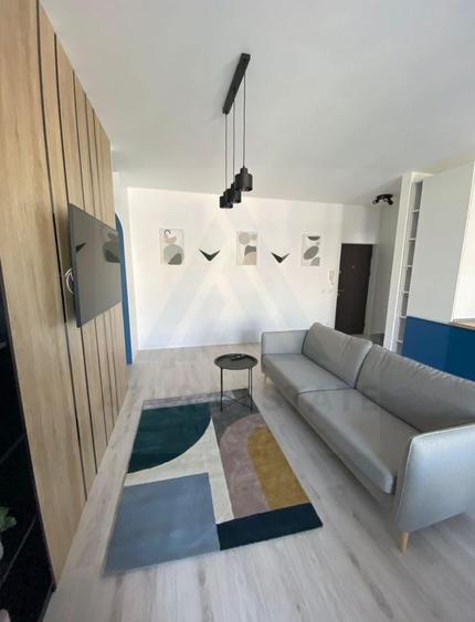 Apartament cu 3 camere decomandat, mobilat în Central