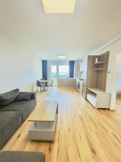 Apartament cu 2 camere semidecomandat în Tractorul