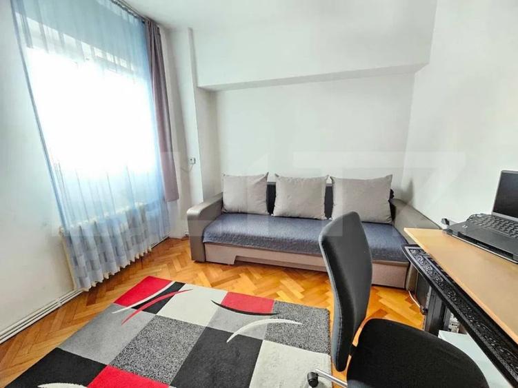 Apartament cu 3 camere decomandat în Tudor