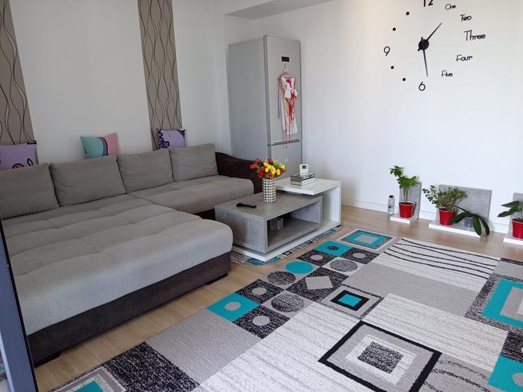 Apartament cu 2 camere decomandat în Palazu Mare