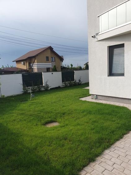 Casă cu 4 camere cu Teren 400 Mp în Dumbrăvița