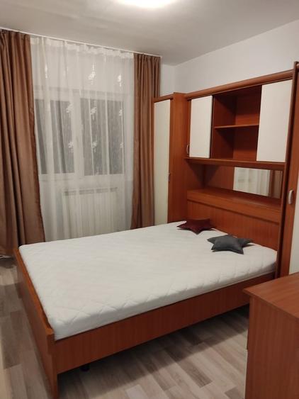 Apartament cu 3 camere decomandat în Gorjului
