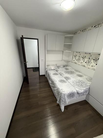 Apartament cu 3 camere decomandat în Sârbi