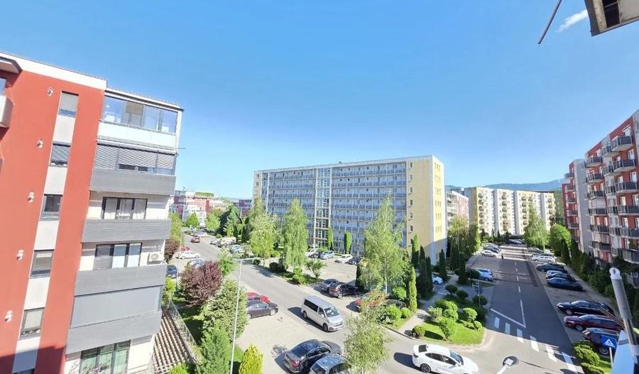 Apartament cu 2 camere decomandat în Avantgarden