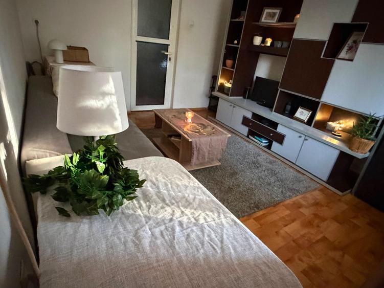 Garsonieră decomandată în Apărătorii Patriei