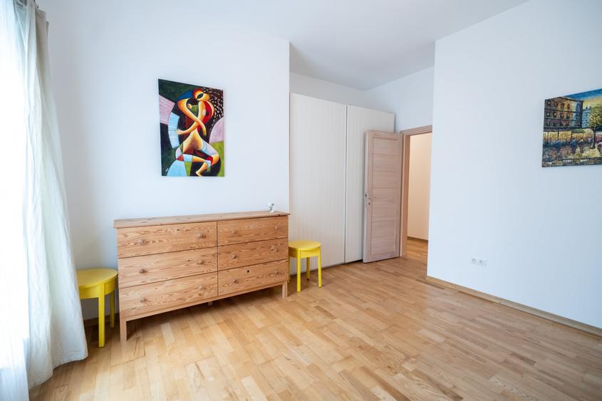 Casă individuală cu 5 camere cu Garaj în Borhanci