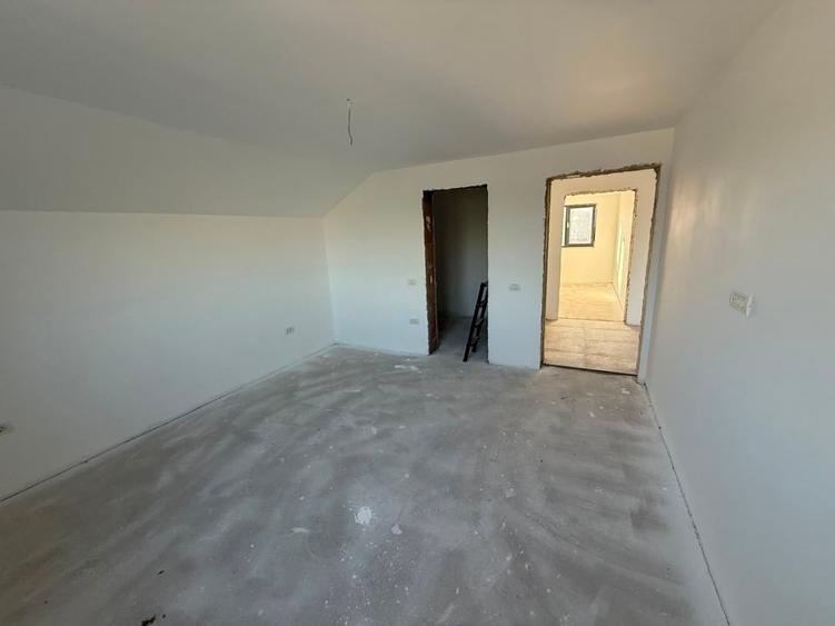 Casă individuală cu 5 camere cu Teren 520 Mp în Tărtășești