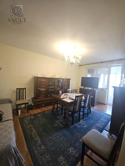 Apartament cu 3 camere decomandat în Tineretului