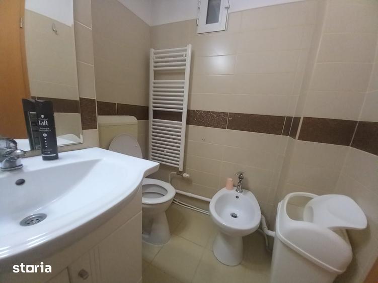 Apartament cu 3 camere semidecomandat în Progresul