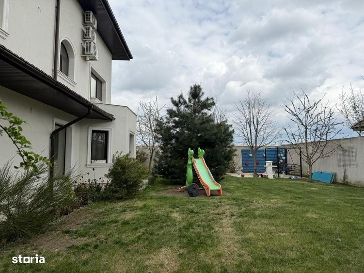 Casă cu 4 camere în Corbeanca