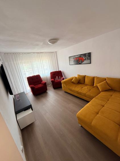 Apartament 3 camere de vanzare