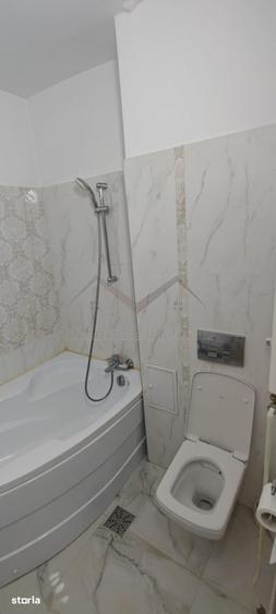 Apartament cu 3 camere decomandat în Dacia