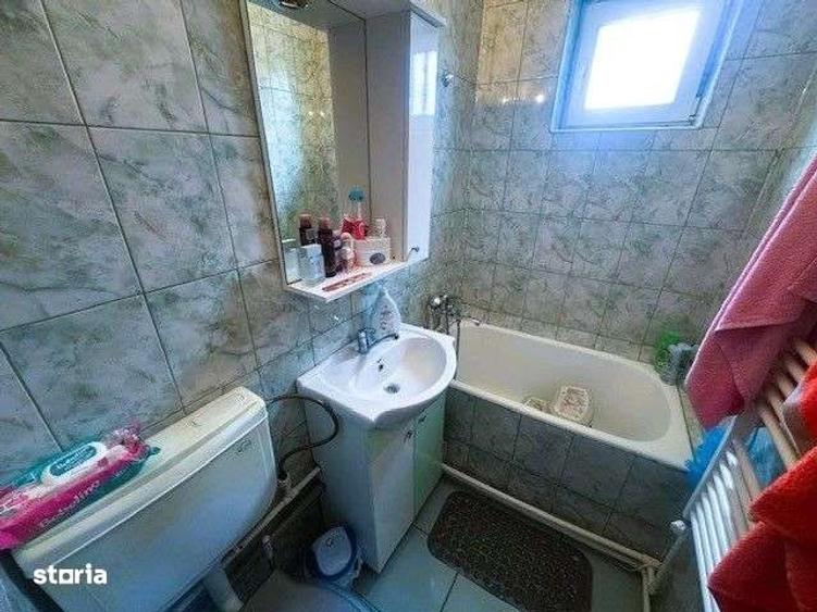 Apartament cu 4 camere decomandat în Drăgănești-Olt