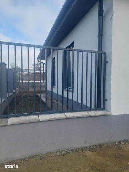 Casa finisata in Oncea ,toate utilita?ile, drum asfaltat!!! - 1