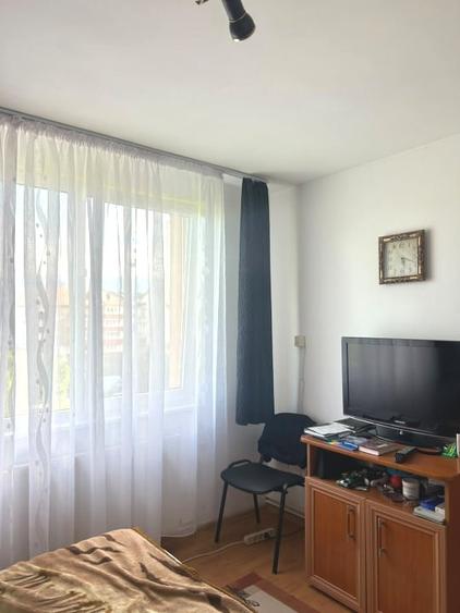 Apartament cu 3 camere decomandat în Triaj