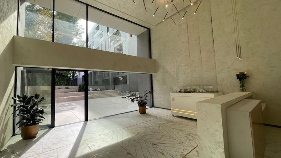Penthouse cu 4 camere decomandat în Herăstrău