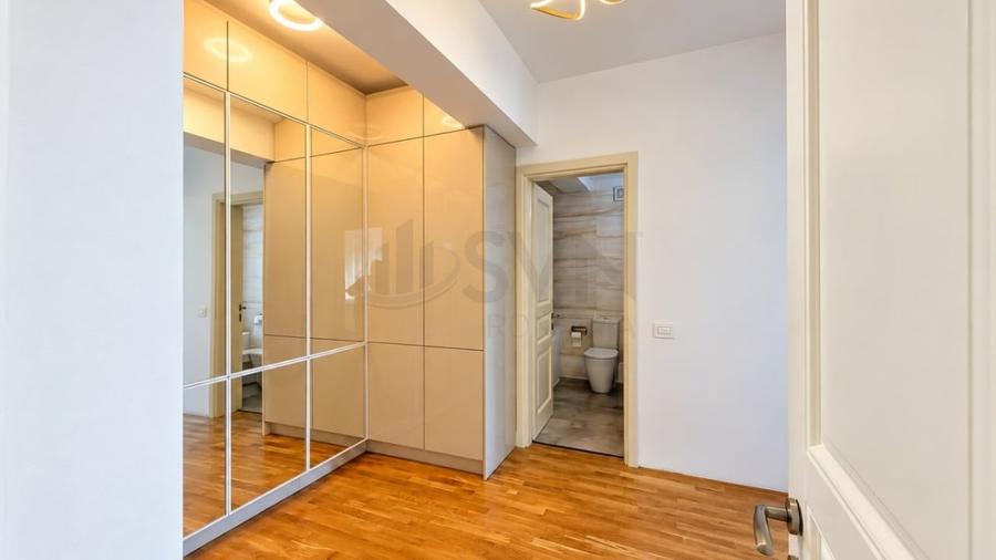 Apartament cu 3 camere decomandat în Băneasa
