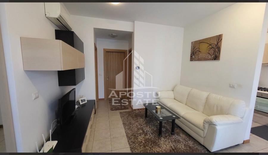 Apartament cu 3 camere semidecomandat în Exterior Vest