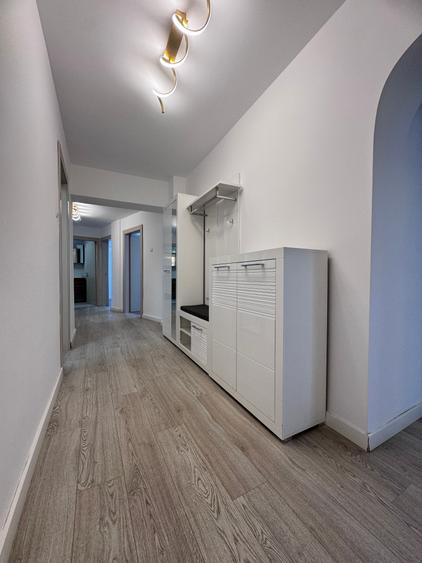 Apartament cu 4 camere decomandat în Iancului