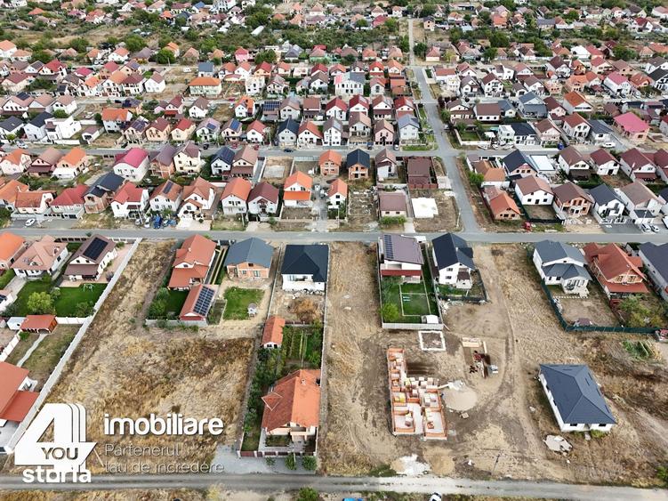 Teren de 600 mp, în Livada