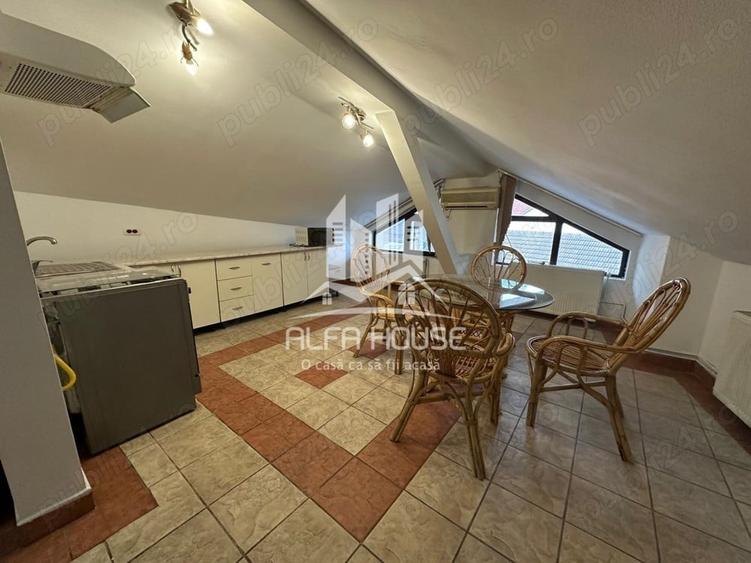 Apartament cu 3 camere decomandat în Triaj