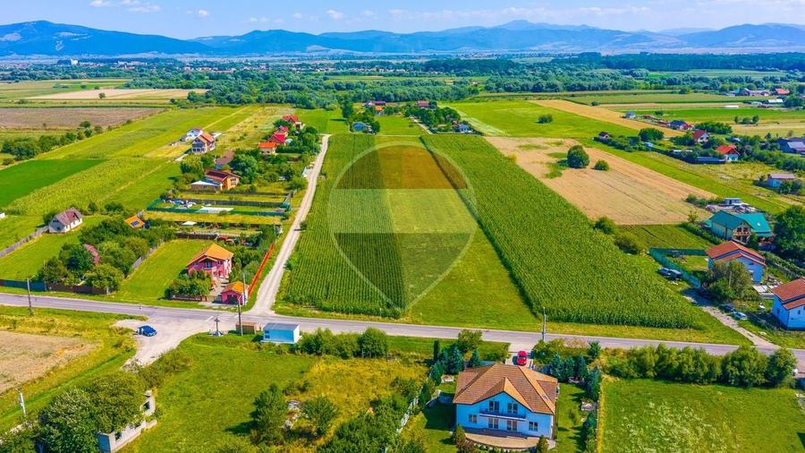 Teren Construcții intravilan de 10800 mp, în Podu Oltului