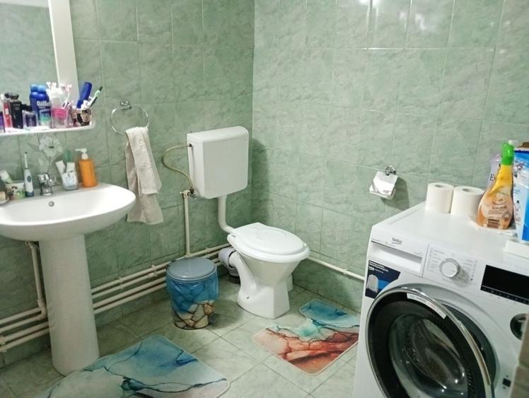 Casă cu 4 camere în Brătășanca