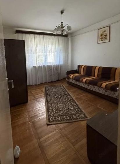 Apartament cu 3 camere decomandat în Brazda lui Novac