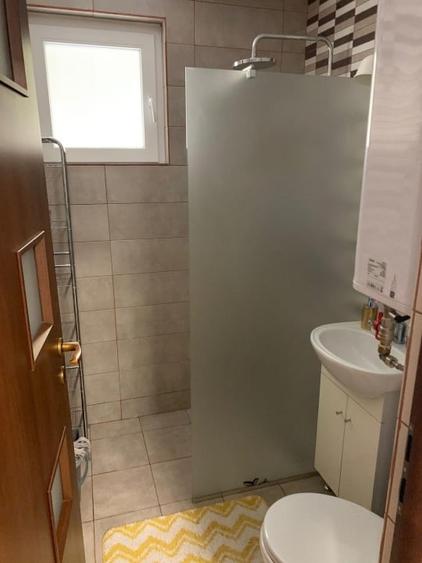 Apartament cu 3 camere semidecomandat, mobilat în Gara de Nord