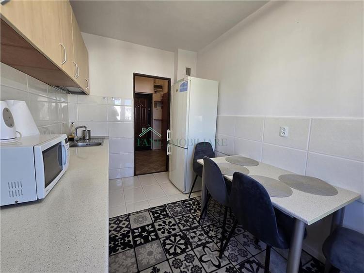 Apartament cu 3 camere decomandat, mobilat în Brâncoveanu
