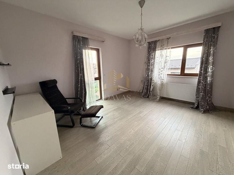 Casă cu 4 camere în Gruia