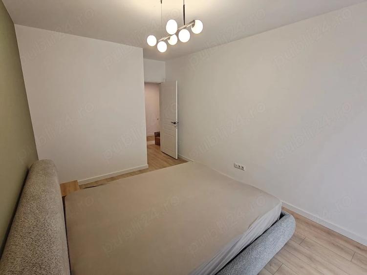 Apartament cu 3 camere semidecomandat în Florești