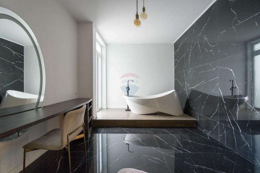 Penthouse cu 6 camere în Cantemir