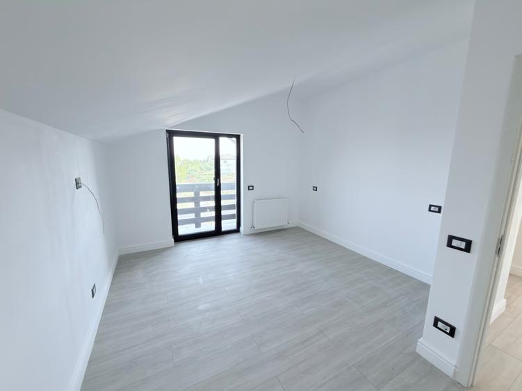 Casă individuală cu 4 camere cu Teren 400 Mp în Central
