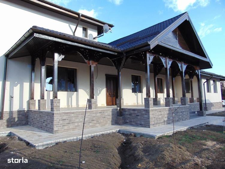 FARA COMISIOANE padure Vila LUX cu 7 camere 4 bai 2 terase pe 1600mp - 1
