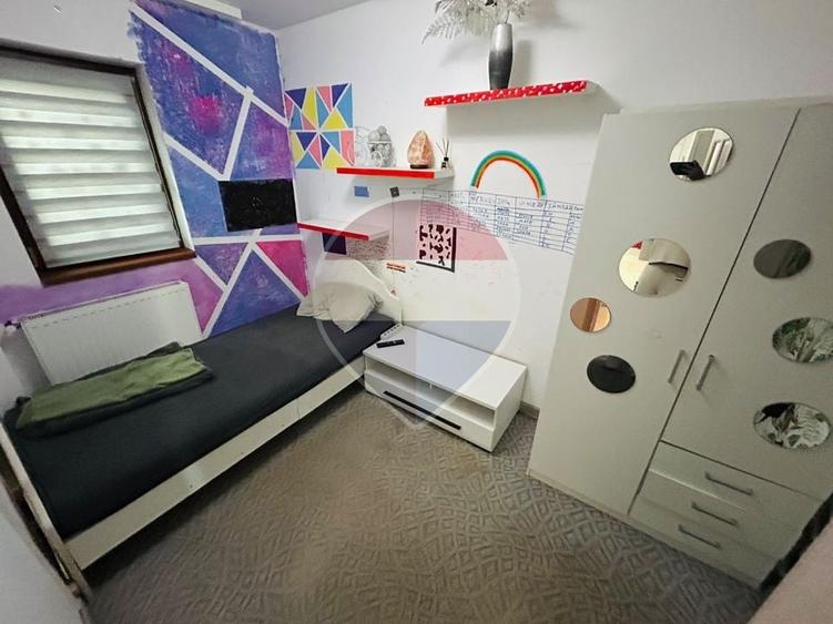 Casă individuală cu 5 camere cu Teren 390 Mp în Bariera Vâlcii