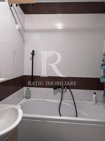 Apartament cu 2 camere semidecomandat, mobilat în Nufărul